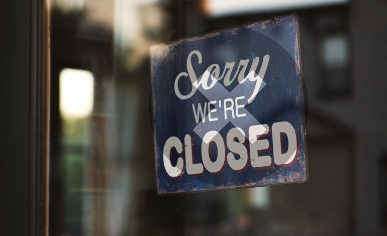 111 mila negozi al dettaglio hanno chiuso nei centri cittadini italiani. Cosa sta succedendo?
